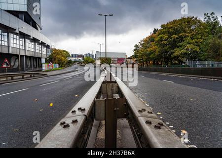 Glasgow, Scotland, UK. 26th October 2021. With less than a week to go until start of UN Climate Change Conference in Glasgow the site has been surrounded by ring of steel security fences. The adjacent Clydeside Expressway is also  closed to traffic. `Pic; Clydeside Expressway is closed to traffic.  Iain Masterton/Alamy Live News. Stock Photo